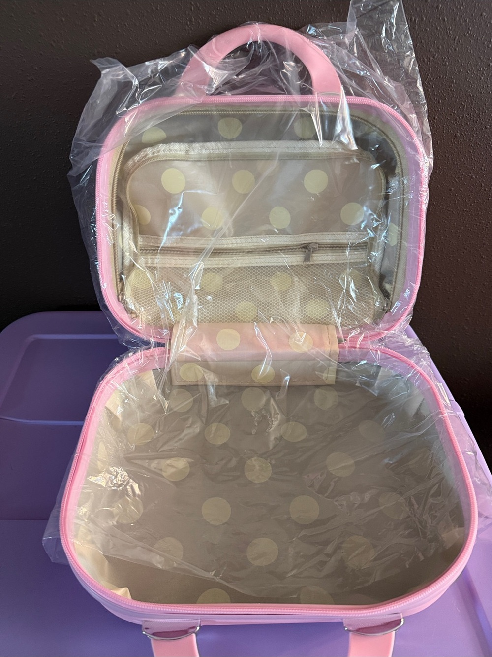 Pink Embossed Hello Kitty & Heart Cosmetic Travel Case with Top Handle - Picture 3 of 4